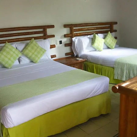 Hotel Girardot Resort By On Vacation Exterior photo